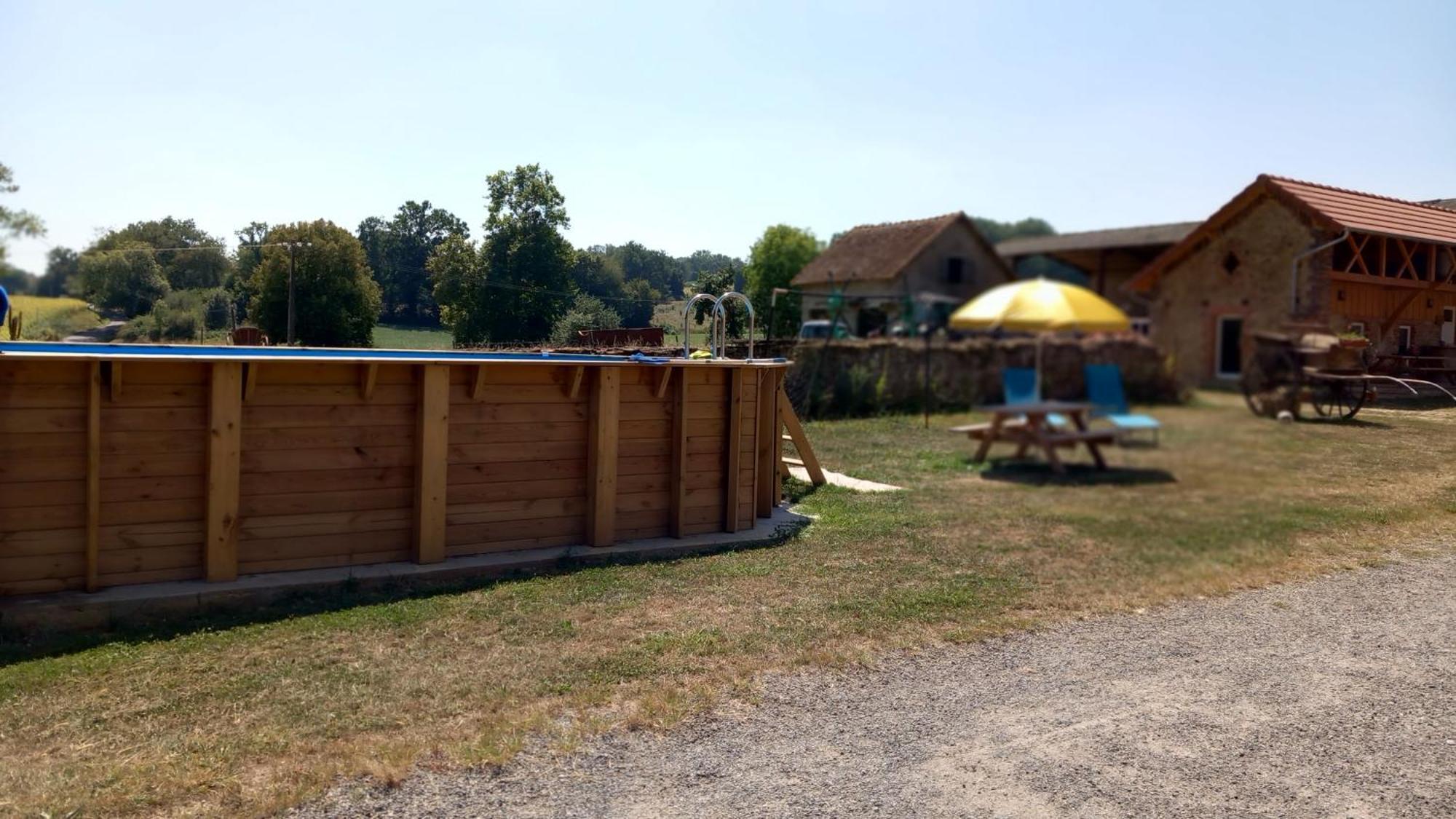 Gite A La Ferme Bassillon-Vauzé Exterior foto